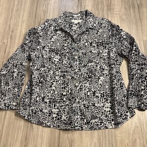 Chicos Women’s Button Down Black And White Non Iron Dress Shirt Size 3